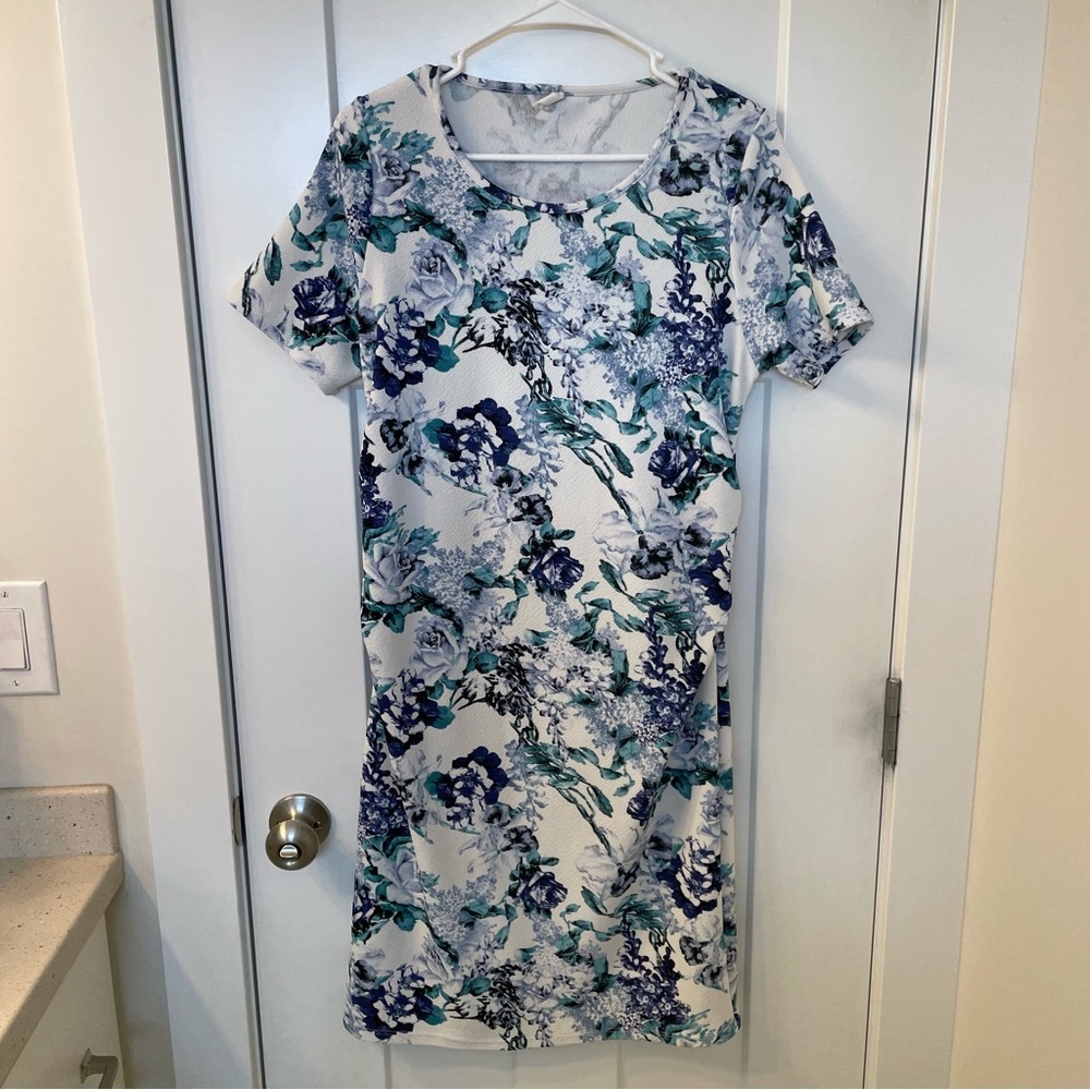 Floral maternity dress
